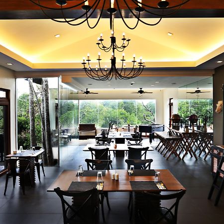 The Funny Lion - Coron Hotel Exterior foto