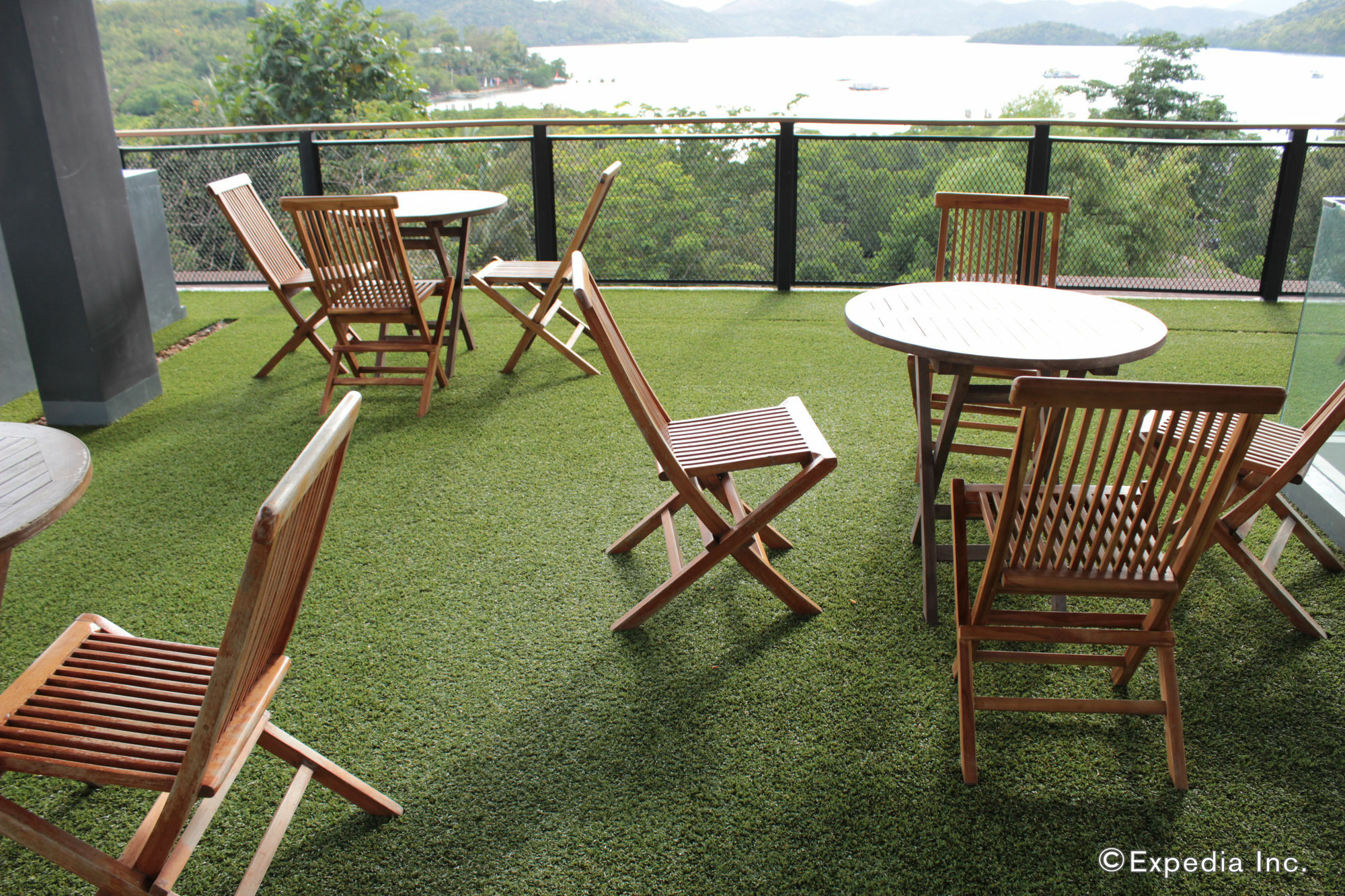 The Funny Lion - Coron Hotel Exterior foto