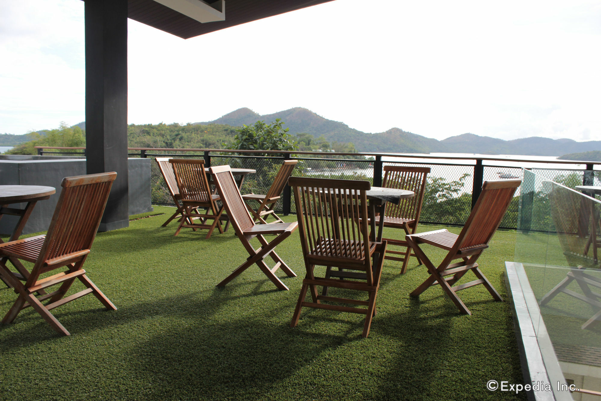 The Funny Lion - Coron Hotel Exterior foto