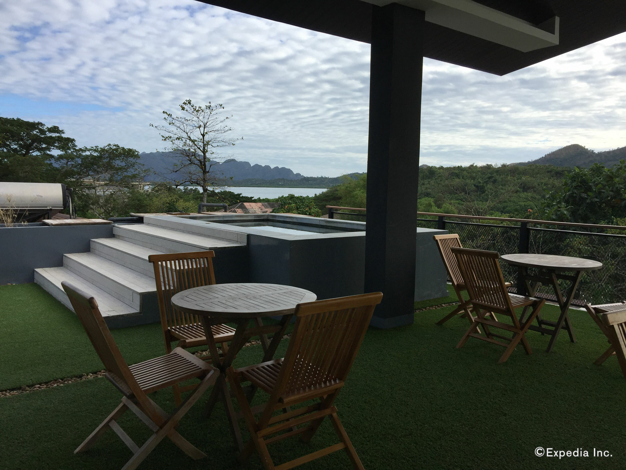 The Funny Lion - Coron Hotel Exterior foto