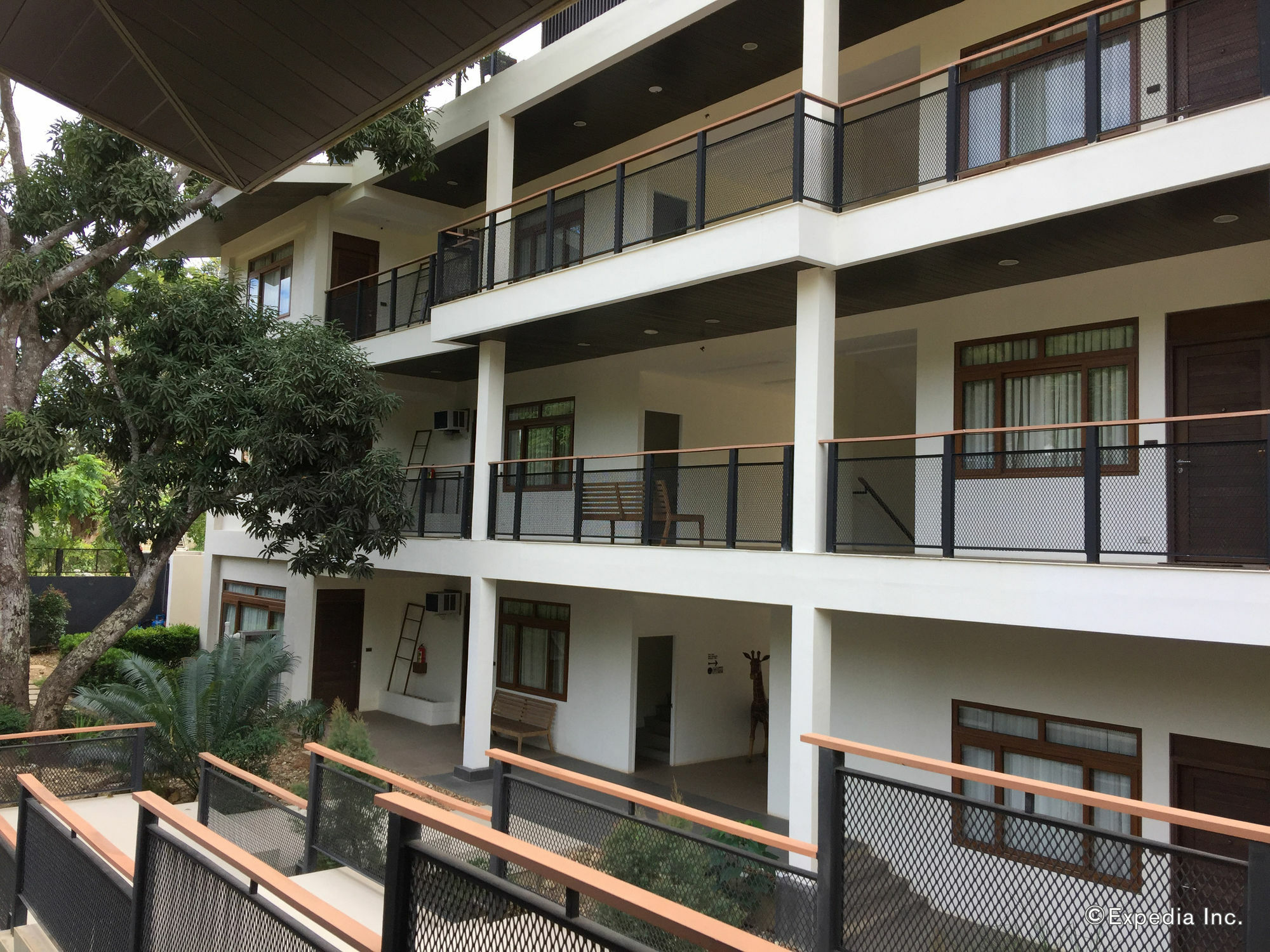 The Funny Lion - Coron Hotel Exterior foto